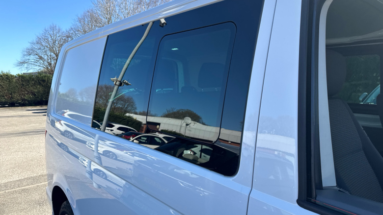 Volkswagen Transporter T32 Swb Diesel 2.0 TDI 110 Highline Kombi Van